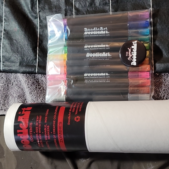 Doodleart NEW in tube ... old stock - Picture 2 of 13